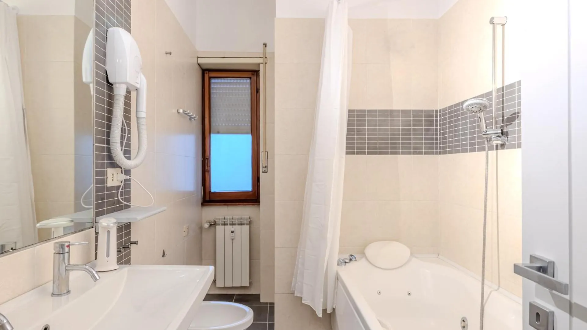 Vatican, 2 Bedrooms With Terraces And Garage Rome